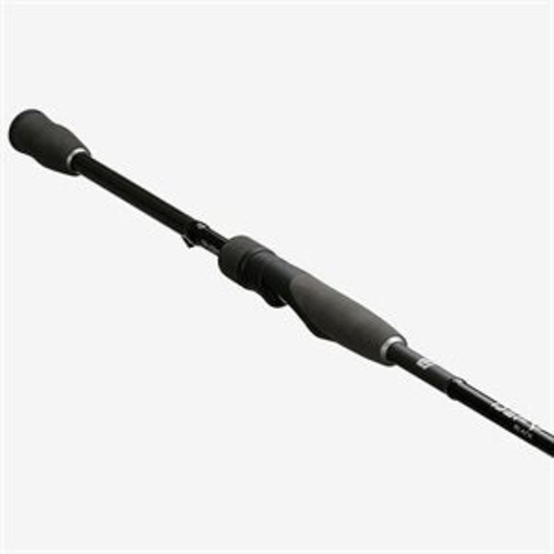 13 Fishing Defy Black