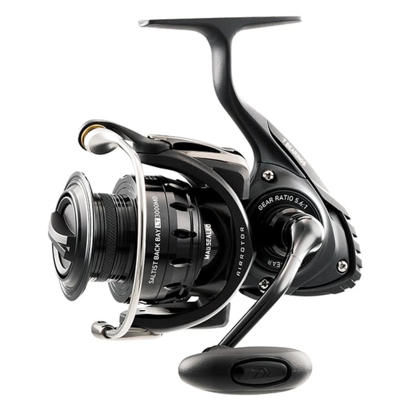 Daiwa Saltist Back Bay 3000 5.6:1 Spinning Reel | STTBB3000LT
