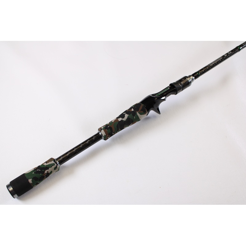 Evergreen International Combat Stick RCSC-71M Jerkbait & Squarebill 7'1" Medium - Used Casting Rod - Excellent Condition