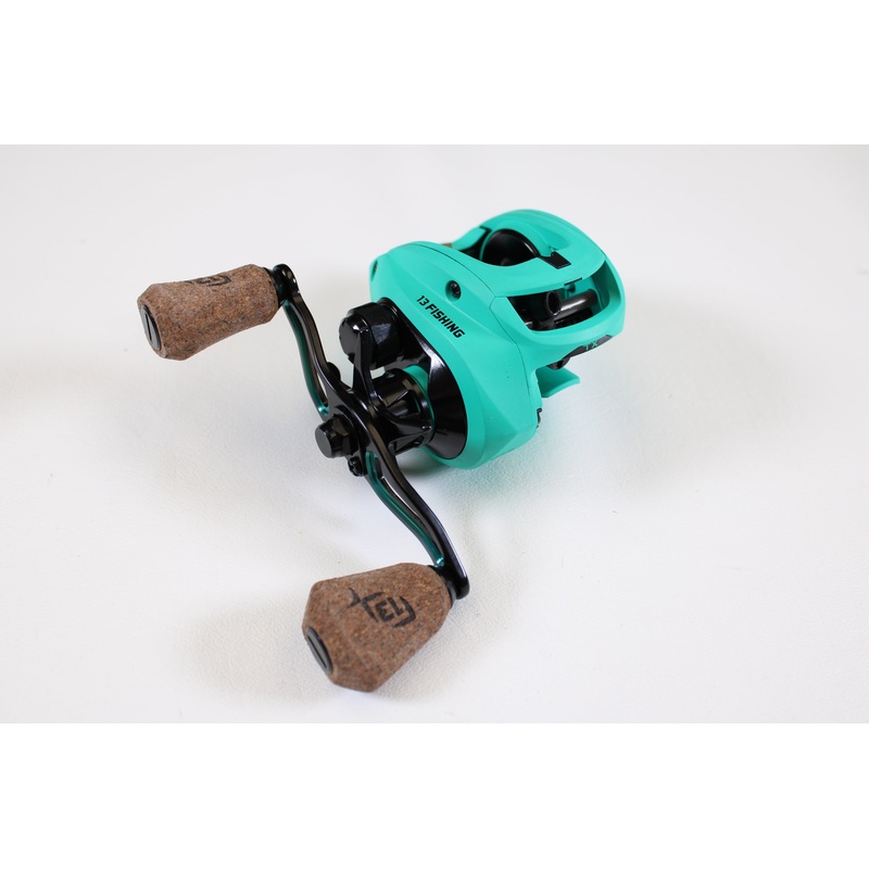 13 Fishing Concept TX2 TX2-6.8-RH 6.8:1 RH - Used Casting Reel - Excellent Condition