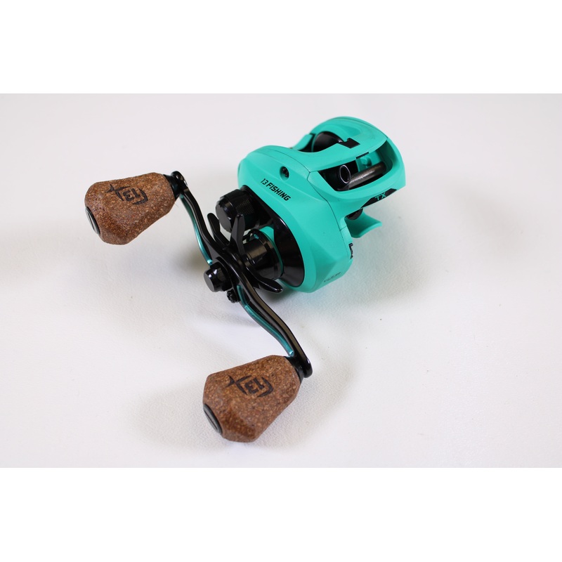 13 Fishing Concept TX2 TX2-7.5-RH 7.5:1 RH - Used Casting Reel - Excellent Condition